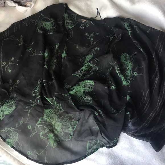 Forever 21 Tops - Kimono style High-low crop top (forever 21)